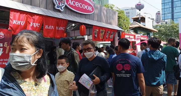 Japan-Vietnam Festival attracts people in HCM City - 4
