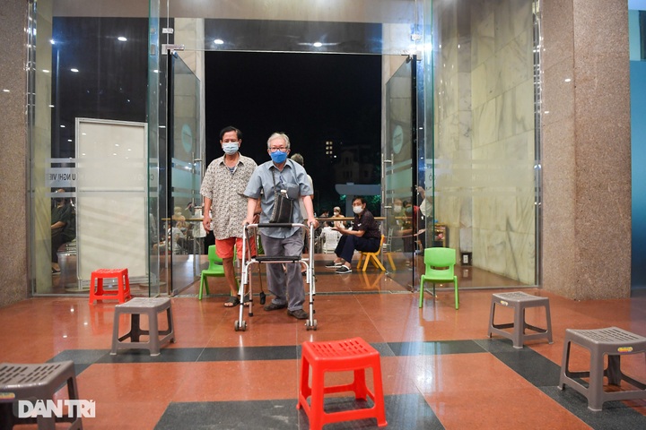 Hanoi speeds up Covid-19 vaccination - 8