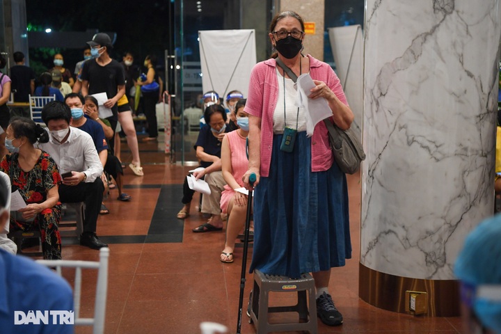 Hanoi speeds up Covid-19 vaccination - 3