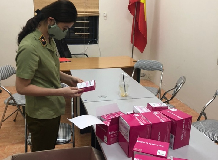 More Covid quick test kits of unknown origin found in Hanoi - 1 More Covid quick test kits of unknown origin found in Hanoi - 1