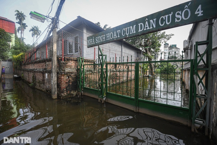 Hundreds of Hanoi households experience decade of flooding - 6