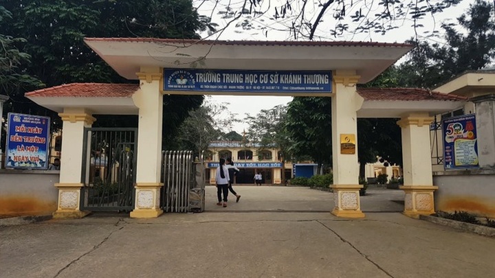 Secondary school girls tricked into prostitution ring in Hanoi - 1
