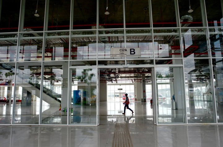 Vietnam’s most modern bus station opens - 7