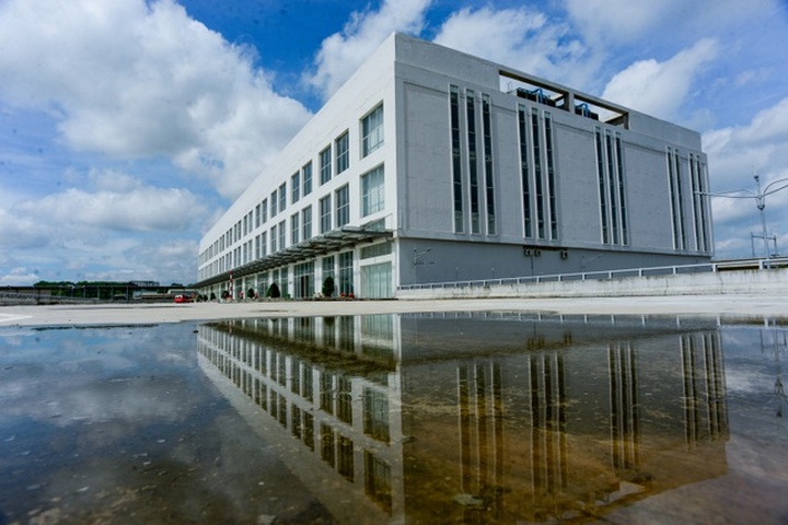 Vietnam’s most modern bus station opens - 9