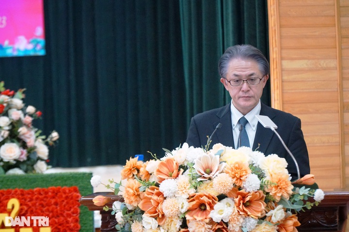 Shinnyo-en Foundation presents scholarships to students in Hung Yen, Nam Dinh - 2