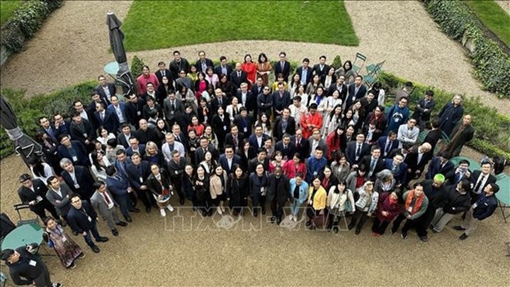 Vietnamese intellectuals abroad talk ways to help Vietnam “thrive in change” - 1