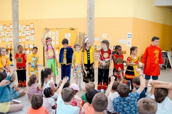 Light Up art event attracts large French audience - 1 Light Up art event attracts large French audience - 1