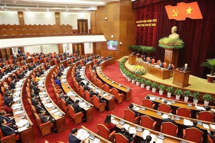 13th Party Central Committee convenes mid-term conference in Hanoi - 1