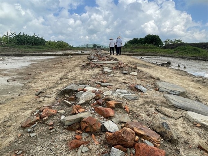 Traces of royal path found during excavation at Ho Dynasty Citadel - 1