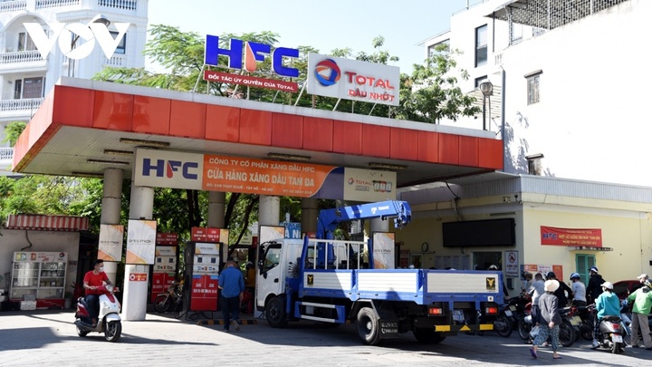 Petrol prices plunge for fourth consecutive time - 1 Petrol prices plunge for fourth consecutive time - 1