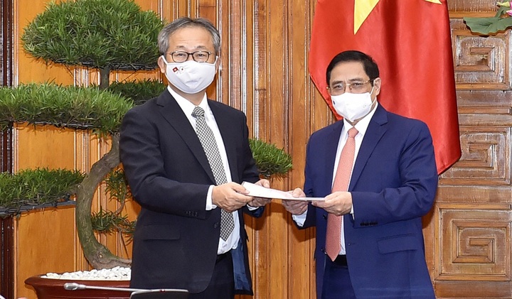Japan grants Vietnam 1 million doses of COVID-19 vaccine - 1