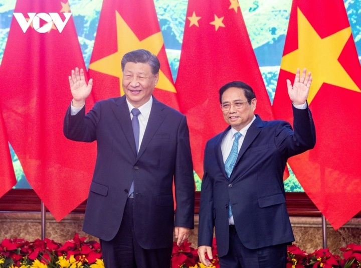 Vietnam gives top priority to developing relations with China - 1 Vietnam gives top priority to developing relations with China - 1