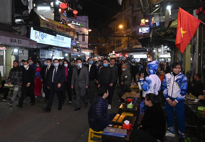 Hanoi opens pedestrian space in the south of Old Quarter - 1
