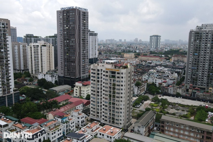 Hanoi apartment locked down after new Covid-19 cases discovered - 1
