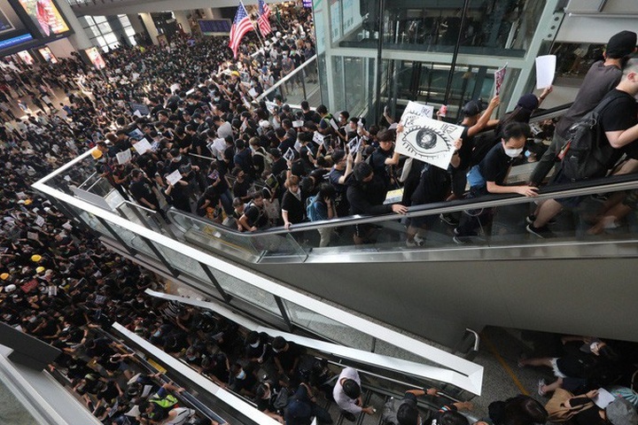 Vietnamese airline flights hit by Hong Kong protests - 1