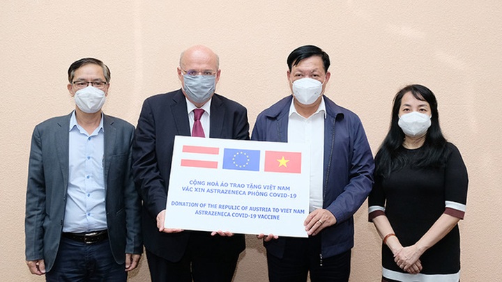 Vietnam receives 500,000 Covid-19 vaccine doses donation from Austria - 1