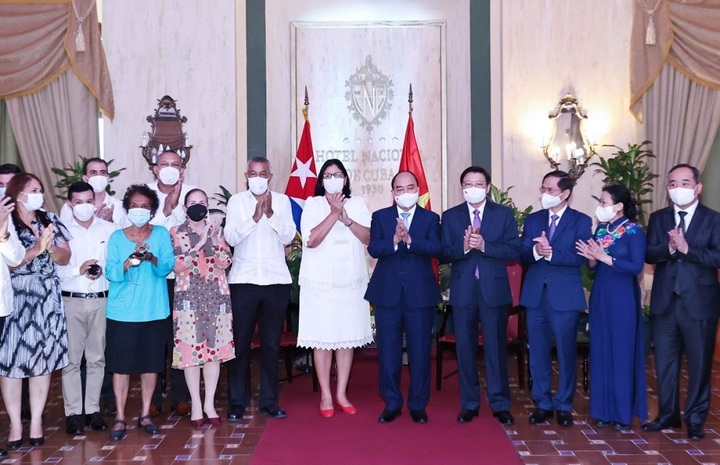 Vietnam always stands side by side with Cuba: President Phuc - 1