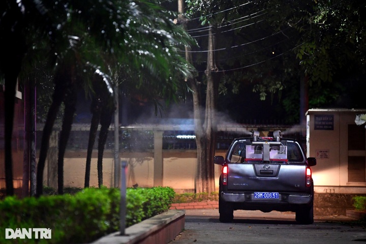 Hanoi intensifies anti-dengue chemical spraying - 5 Hanoi intensifies anti-dengue chemical spraying - 5