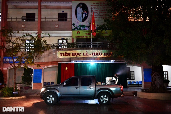 Hanoi intensifies anti-dengue chemical spraying - 4 Hanoi intensifies anti-dengue chemical spraying - 4