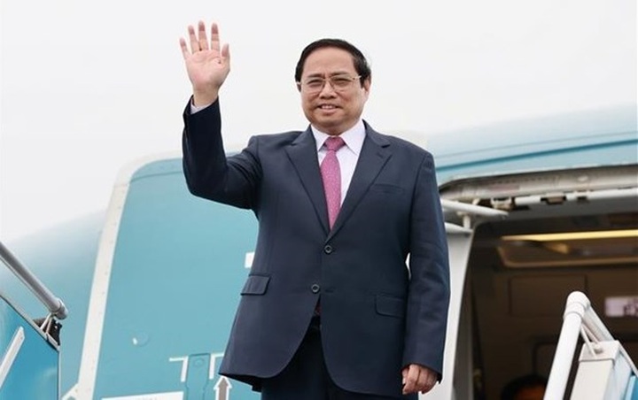 Prime Minister leaves Hanoi for 42nd ASEAN Summit in Indonesia - 1 Prime Minister leaves Hanoi for 42nd ASEAN Summit in Indonesia - 1