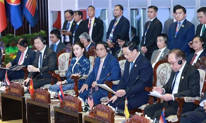 ASEAN leaders engage with parliament, business, youth representatives - 1