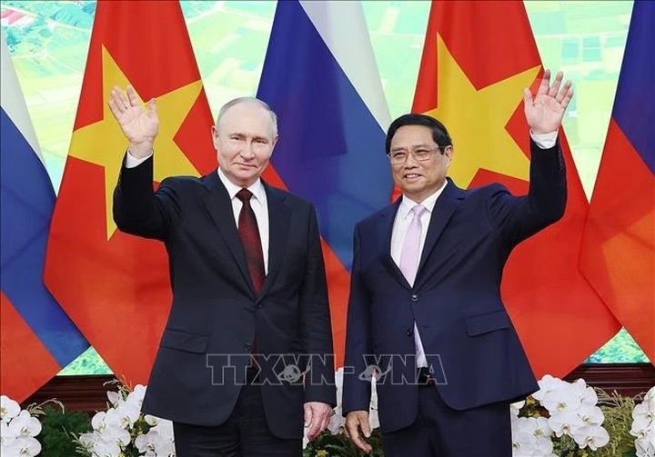 PM Pham Minh Chinh meets with Russian President Vladimir Putin - 1