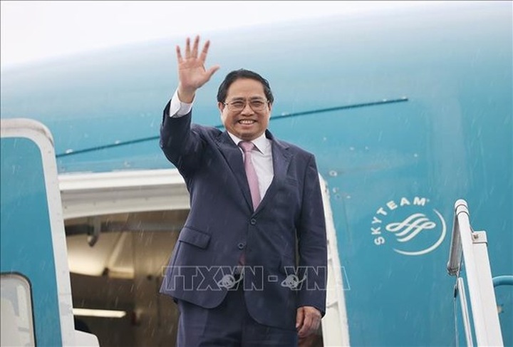 PM leaves Hanoi for high-level week of UN General Assembly’s 78th session - 1