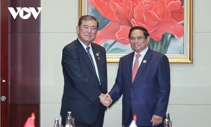 PM Chinh meets with Japanese and Indian counterparts in Laos - 1