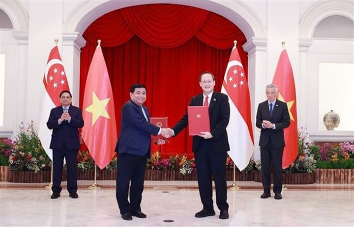 Vietnamese, Singaporean PMs hold talks in Singapore - 3 Vietnamese, Singaporean PMs hold talks in Singapore - 3