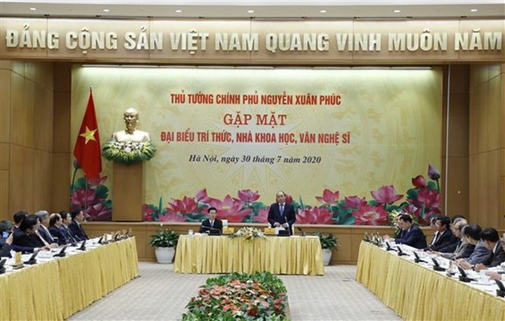 PM pledges favourable conditions for development of intellectuals - 1