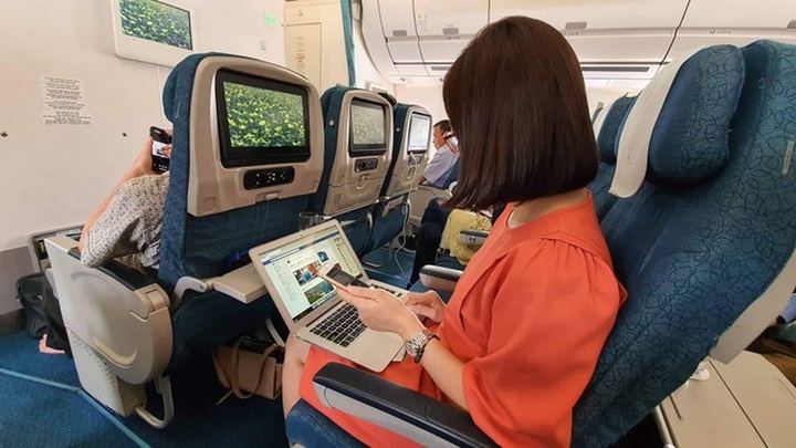 Vietnam Airlines launches in-flight wifi - 1 Vietnam Airlines launches in-flight wifi - 1