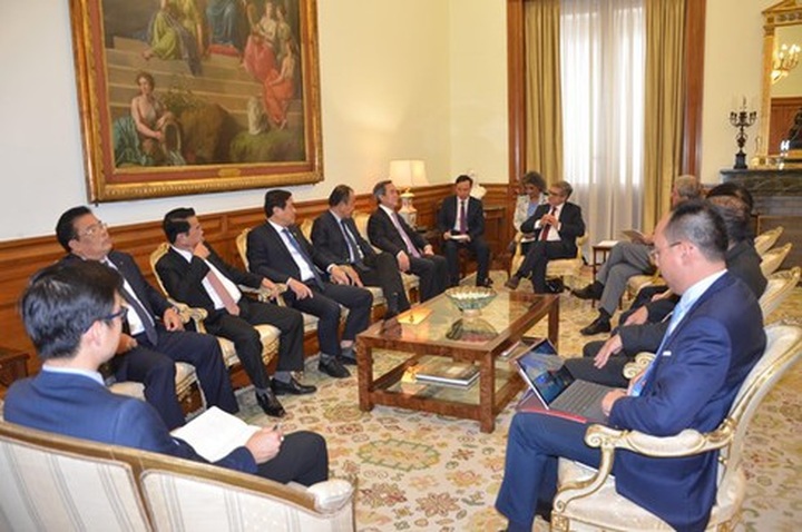 Portugal wishes for stronger relationship with Vietnam - 1