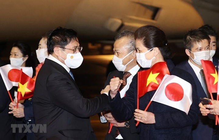 PM arrives in Tokyo, beginning official visit to Japan - 1