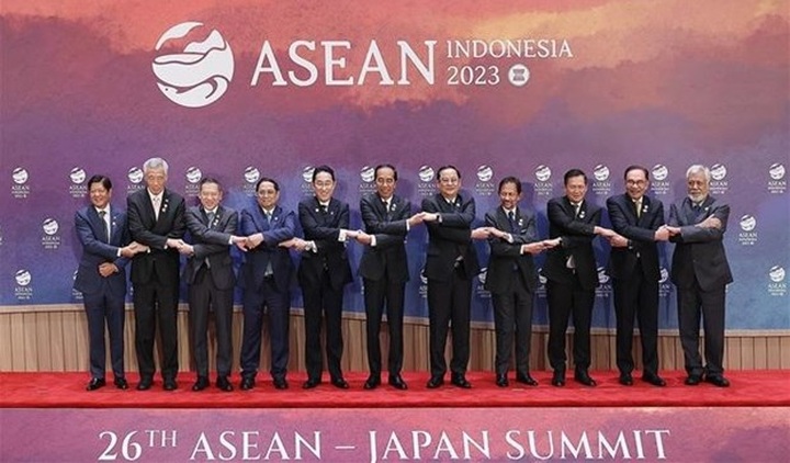 Prime Minister attends summits between ASEAN and partners - 1