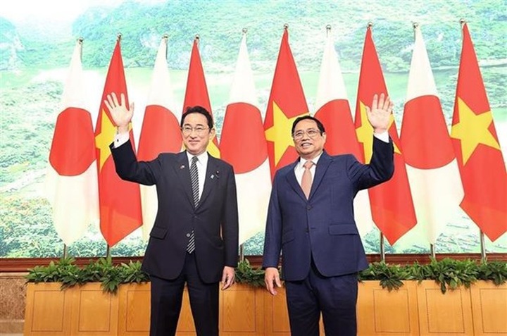 Prime Ministers of Vietnam, Japan hold talks - 1