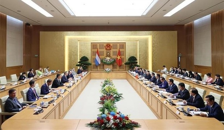 Prime Ministers of Vietnam, Luxembourg hold talks in Hanoi - 1