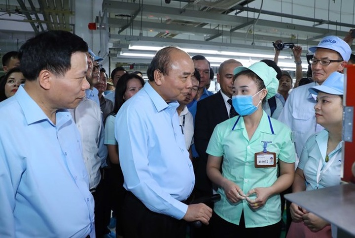 Prime Minister visits workers in Bac Ninh province - 1 Prime Minister visits workers in Bac Ninh province - 1