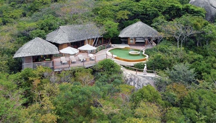 Businesses benefit from tourism recovery, but risks remain - 1 Businesses benefit from tourism recovery, but risks remain - 1