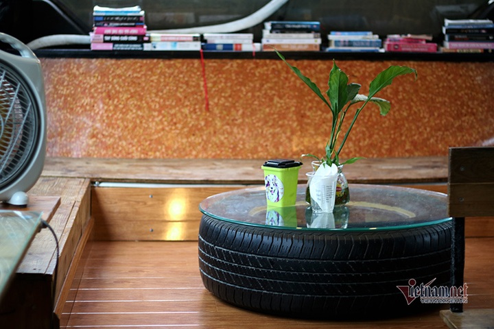 Scrap bus turned into a cafe - 3 Scrap bus turned into a cafe - 3