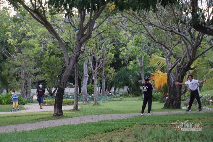 District 7 starts to open parks for visitors - 1