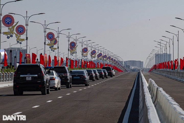 PM Pham Minh Chinh attends opening of largest bridge spanning Red River - 2
