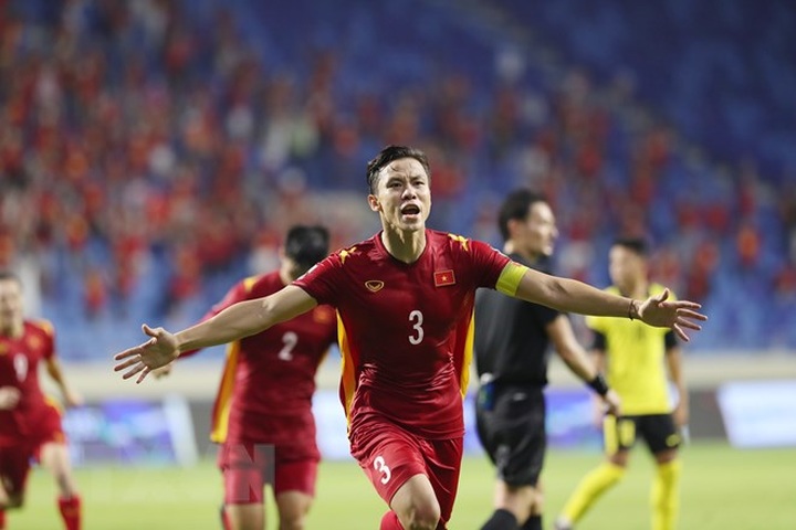 World Cup qualifiers: Que Ngoc Hai converts last-gasp penalty to give Vietnam 2-1 win against Malaysia - 1