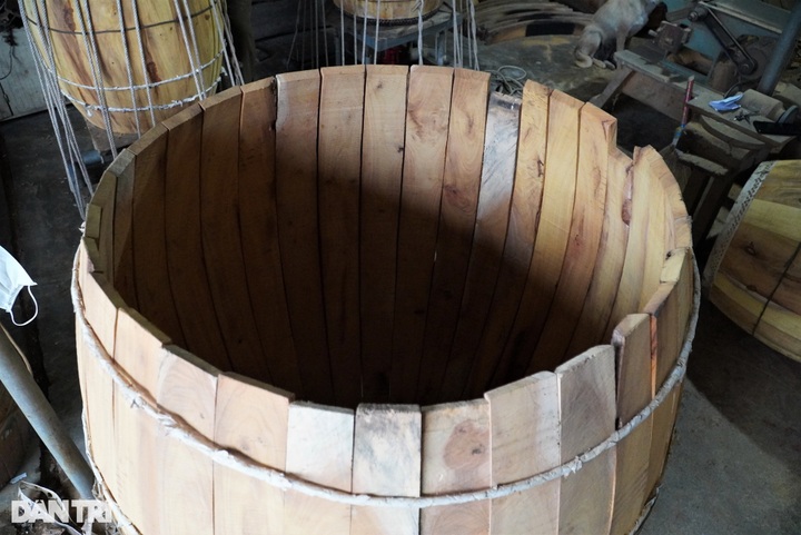 Ha Tinh drum-makers make good income as festival season nears - 5