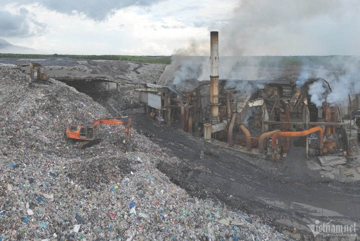 HCM City faces difficulties dealing with rising amounts of waste - 5