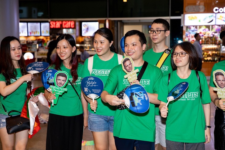 Westlife members arrive in Vietnam - 3