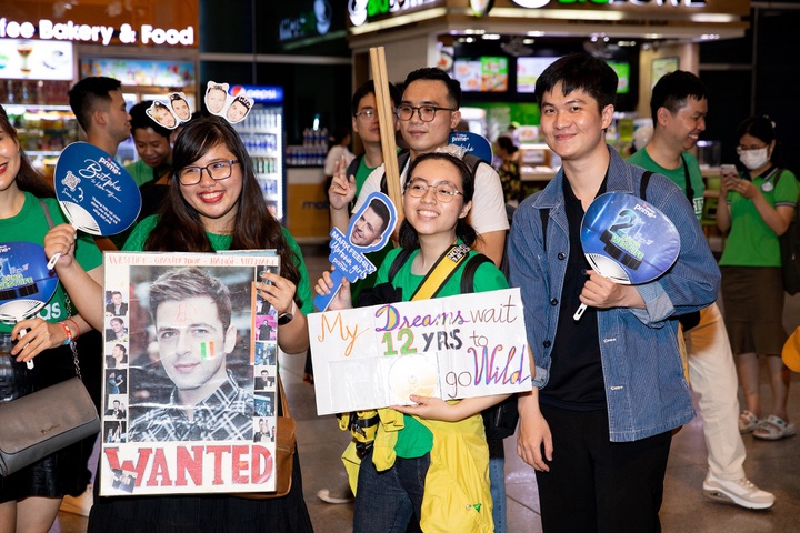 Westlife members arrive in Vietnam - 2