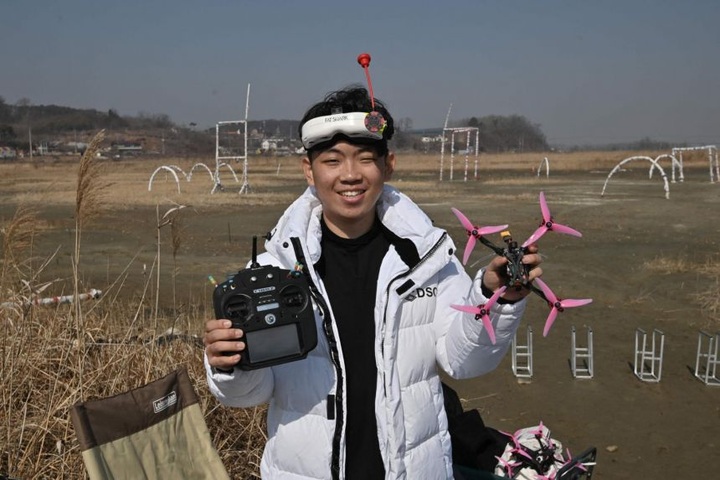 Top flight: South Korea's 18-year-old world drone champion - 1