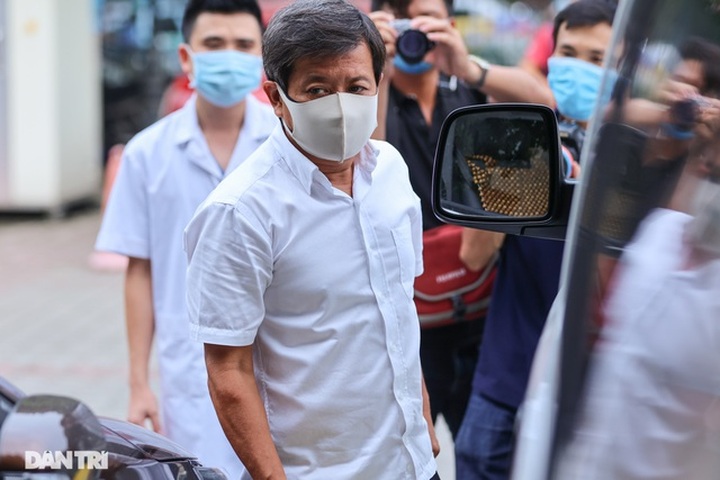 Former HCM City official helps poor with free ambulance service - 1 Former HCM City official helps poor with free ambulance service - 1