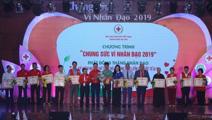 Hanoi Red Cross launches humanitarian month - 1