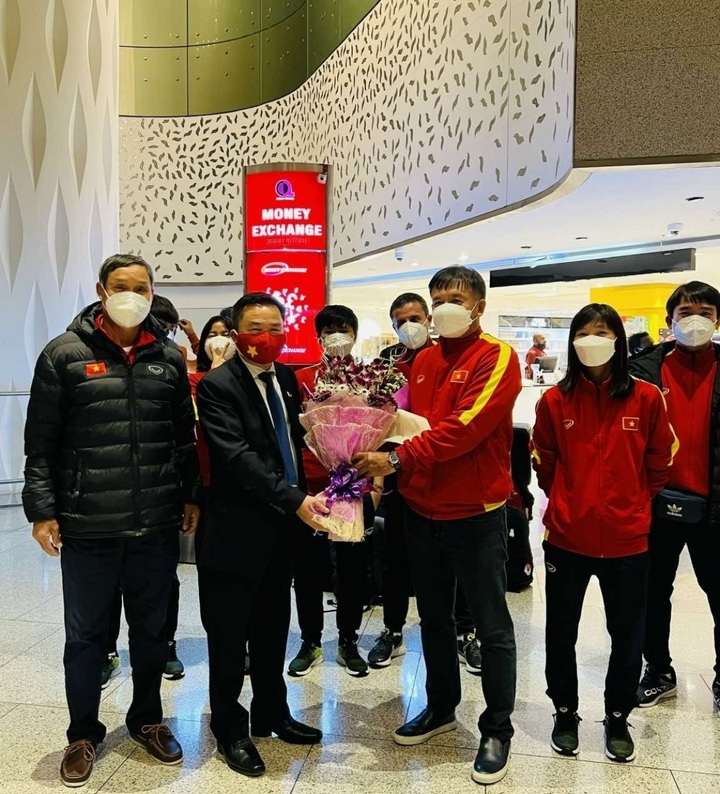 First female footballers arrive in India for 2022 AFC Asian Cup - 1